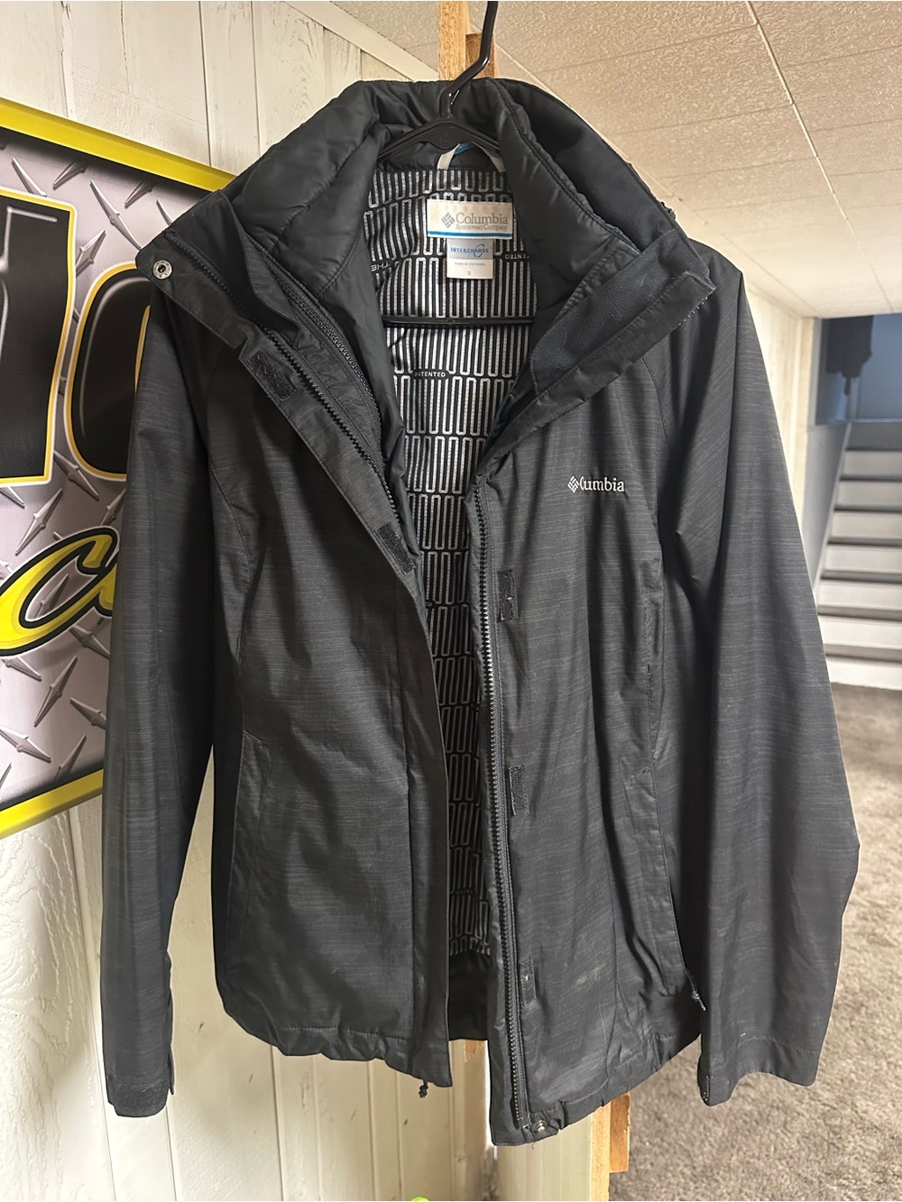 Columbia Women’s Black Lightweight Hooded Jacket